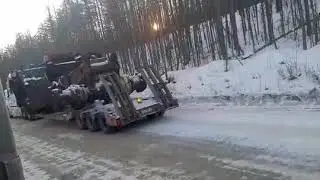 Где то возле невера тяжёлый груз негабаритные перевозки