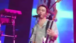 Jonas Brothers - Cake by the Ocean [LIVE] | 10/7/21