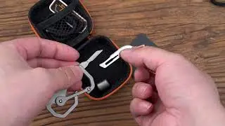 KeyUnity KU00 Titanium Quickdraw Carabiner with Folding Knife