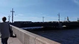 Санкт-Петербург. Пешком по Дворцовой набережной.