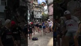 Dançando com os maniiitos 😎