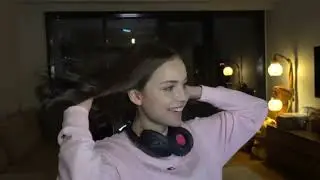 ANNA DENIZ TWICH EDIT YENI YILDA BARISDIKLARINI ACIKLIYOR 05 01 2022 Vales