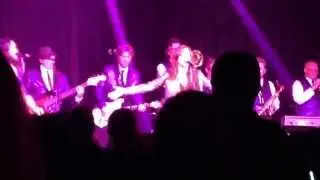 Martina McBride covering P!nk's 