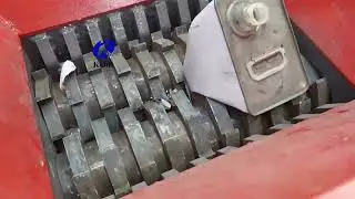 Double shaft shredder shredding metal cans#shredder #machine #doubleshaftshredder #recycling
