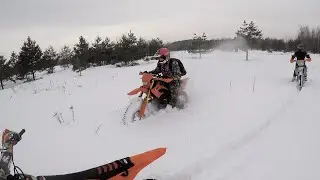 Тестирую блок переноса форсунок без маслонасоса на KTM EXC 300 TPI в снегу по самые помидоры