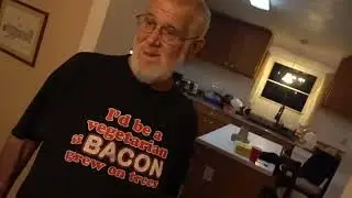 Angry Grandpa Destroys IPAD Pro (Bsod)
