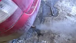 Лада Калина.Дымит,парит из всех щелей.Какая причина была?