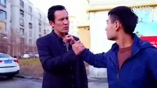 Это же девушка надо быть нижней.