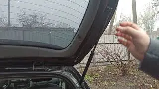 Replacing the shock absorbers on the fifth door (trunk) of a Chevrolet Lacetti hatchback
