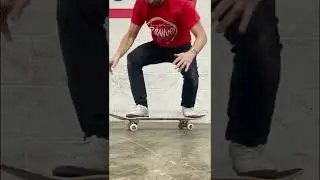 HOW TO OLLIE ON A SKATEBOARD.