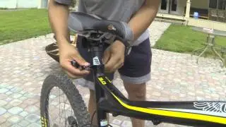 Rockshox Reverb Adjustable Seatpost Unboxing and Installation Part 3 (Removing old seatpost)