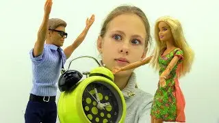 Кукла Барби выбирает профессию! Видео для девочек