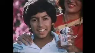 1986: Britannia Glucose D Biscuits - Divya Merchant
