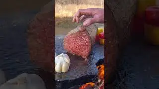 石焼ステーキ🍖#川で料理 #石で肉を焼く #焚き火#焚き火火料理