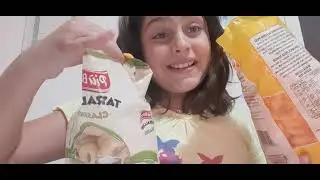 Assaggio l patatine e i taralli insieme a voi