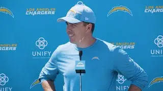 Kellen Moore On Herbert’s Start To Camp | LA Chargers