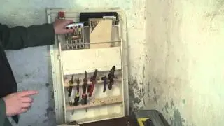 Как быстро сделать настенную полку для инструментов