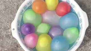 Water balloons pop