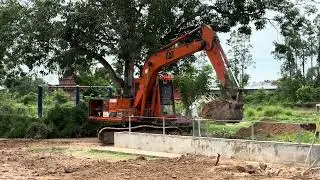 កាយសួនច្បារសាលាធ្វើថ្មី🥹🌿 /Excavator CAT working at school garden !