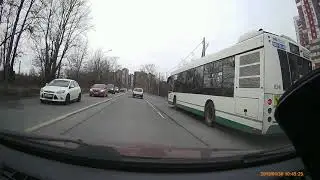 "Поливалка" и Ока. Не отвлекайтесь на дороге