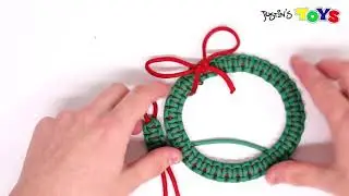 How to Make a Paracord Christmas Wreath