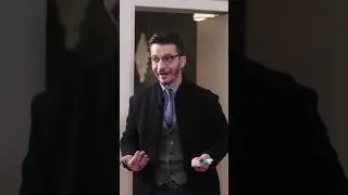 не любит