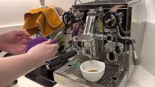 A cup of coffee ‏כוס קפה