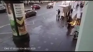 В Петербурге Бэтмен спас женщину от ограбления