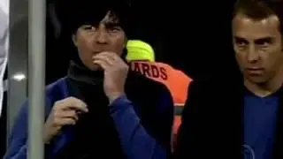 Йоахим Лёв нашёл вкусняшку.mp4