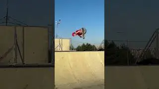 ЗАБРОШЕННЫЙ БЕТОННЫЙ  СКЕЙТ ПАРК 👀 хотите от туда больше видео ?) 
