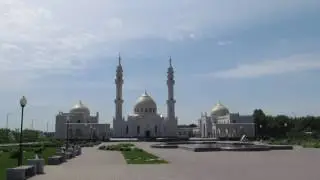 Болгар, Белая мечеть, муэдзин