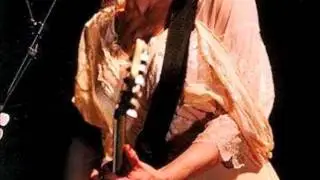 Hole - She Walks On Me (album version)
