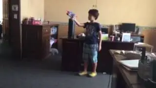 Qué rayos  / me callo en el hombro vean el final 😂🐶