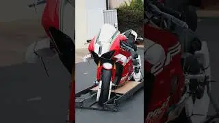 Never gets old 😍🔥 #PanigaleV4SP230Anniversario916 #Ducati #DucatiMotorcycles #DucatiUnboxing
