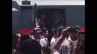 suasana saat ahok tiba di LP cipinang dengan mobil tahanan