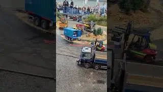 Gefahrgut Einsatz Faszination Modellbau Friedrichshafen 2023 Räumungsarbeiten mit Gabelstapler