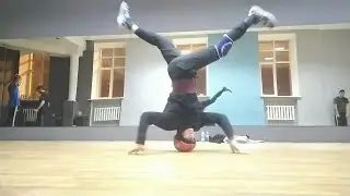 Practicing my power move. Part 2