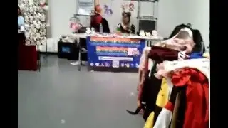 Ninja con artist alley walk-through, early am