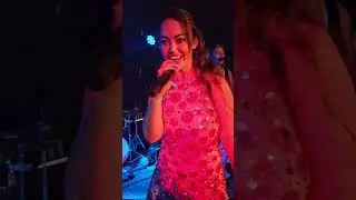 Aura Dione - Geronimo, live in Berlin