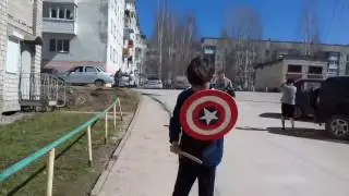 Капитан Америка Танцует вместе с гориллами!