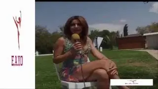 SEKSİ SUNUCU SENİHA KANATLI BACAK AYAK KALÇA ŞOV FRİKİKLER