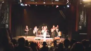 SOLO ESENCIA - VIENES Y TE VAS Y COMO HAS HECHO (POPURRI)
