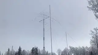 A wintertime overview of the TX and RX antennas at the VE6WZ remote.