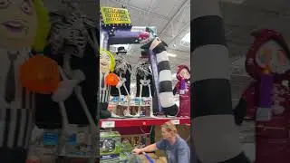 В Sam's Club выставили хеллуин