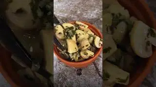 Шампиньоны в винном соусе