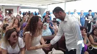 Bozcaada feribotunda evlilik teklifi: Mutlu bir ana daha tanık olduk... Mutluluklar