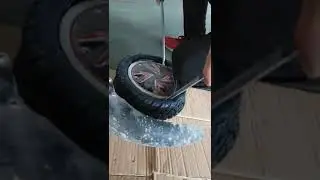 Video to replace a wheel of G booster