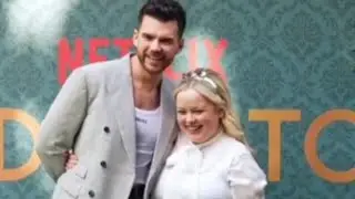 The undeniable chemistry between Luke newton and NICOLA coughlan of bridgerton