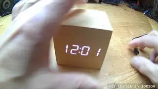 Horloge cube Xagoo