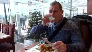 Город Хамельн/ зашли в ресторанчик, голодные не то слово, их в ресторан пускать нельзя....